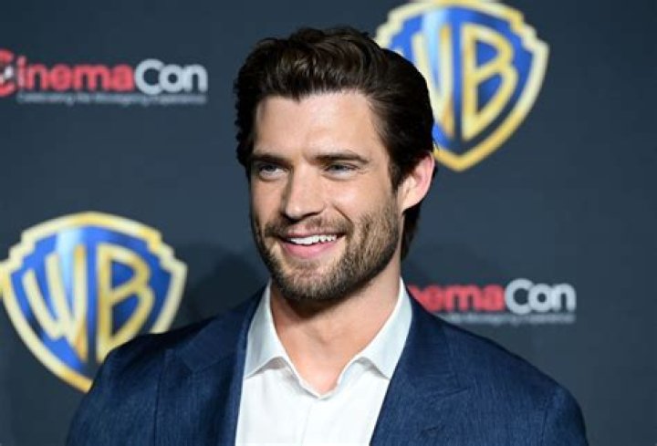 David Corenswet Wiki, Biography, Age, Net Worth, Salary, Height, Dating