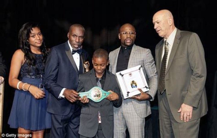 Floyd Mayweather Raised Melissa Brim Son: Meet Devion Cromwell