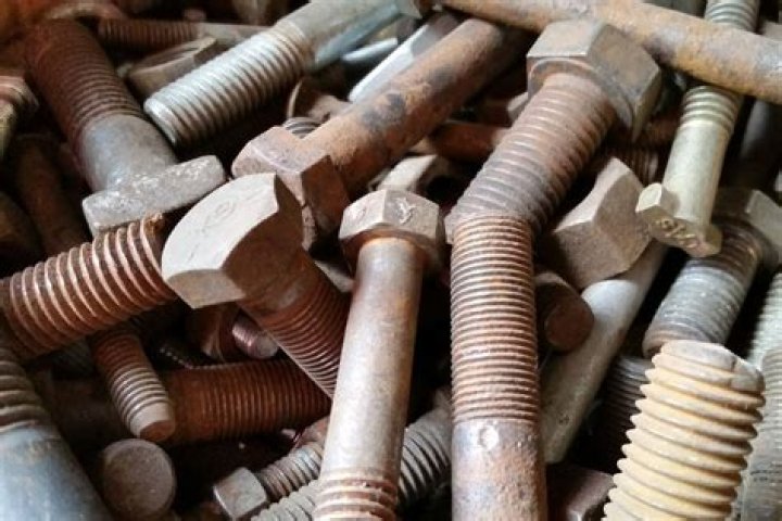 How to clean rusty bolts
